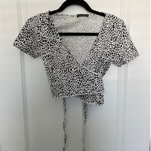 Brandy Melville Animal Print Short Sleeve Crop Wrap Top White/Black Women's XS-S